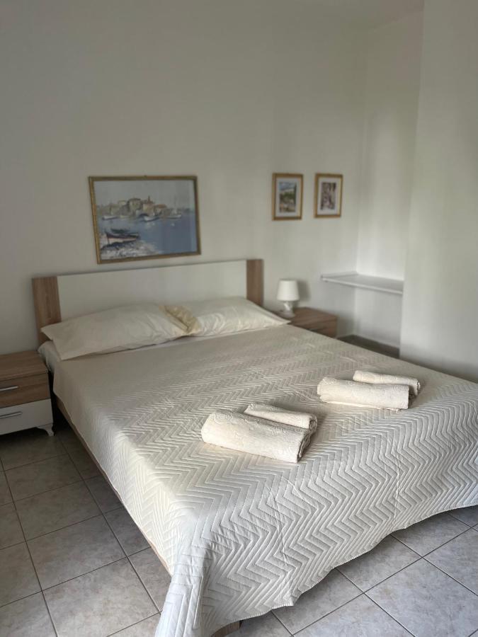 Apartments And Rooms Markovski Palit Ngoại thất bức ảnh