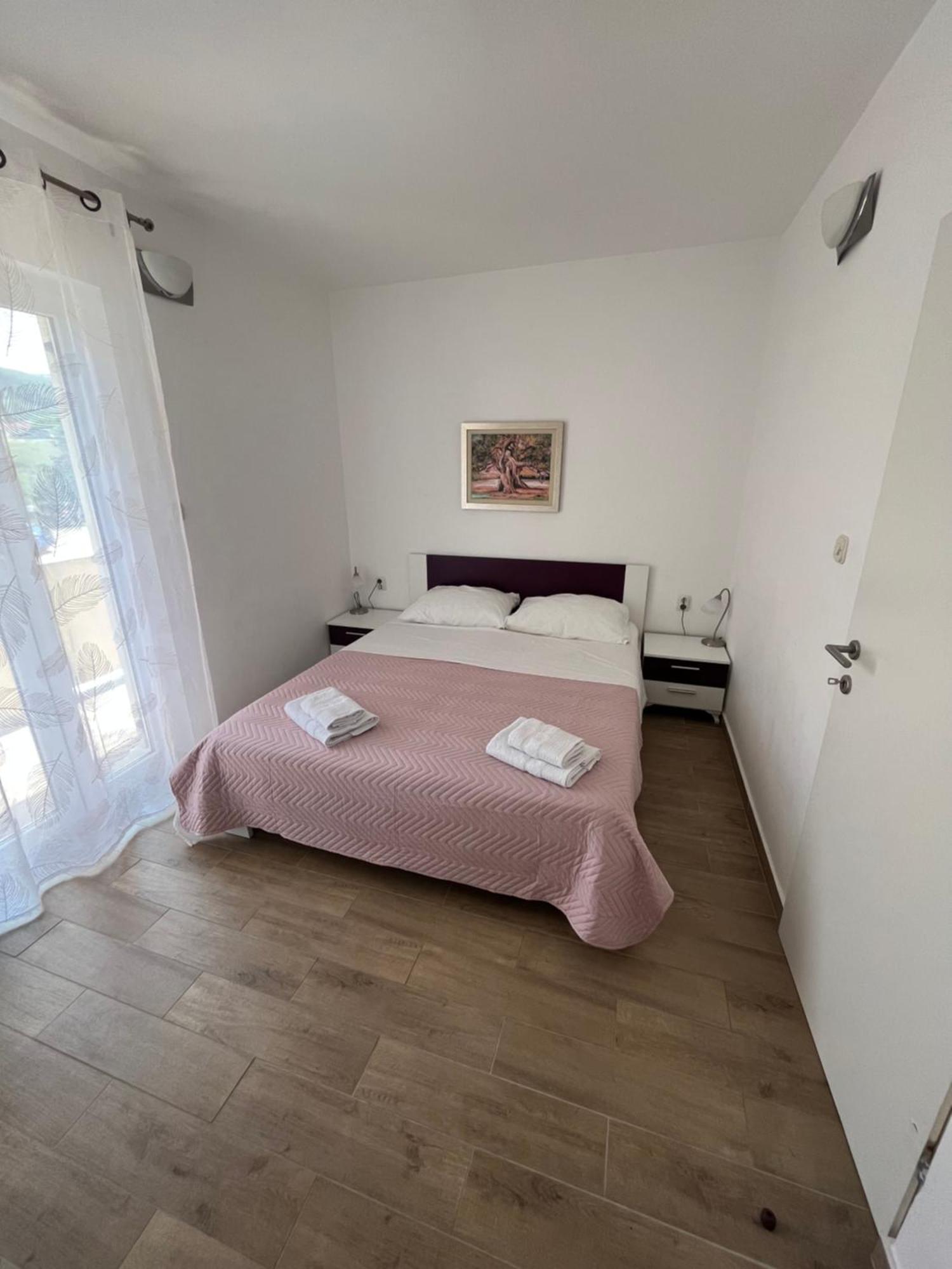 Apartments And Rooms Markovski Palit Ngoại thất bức ảnh